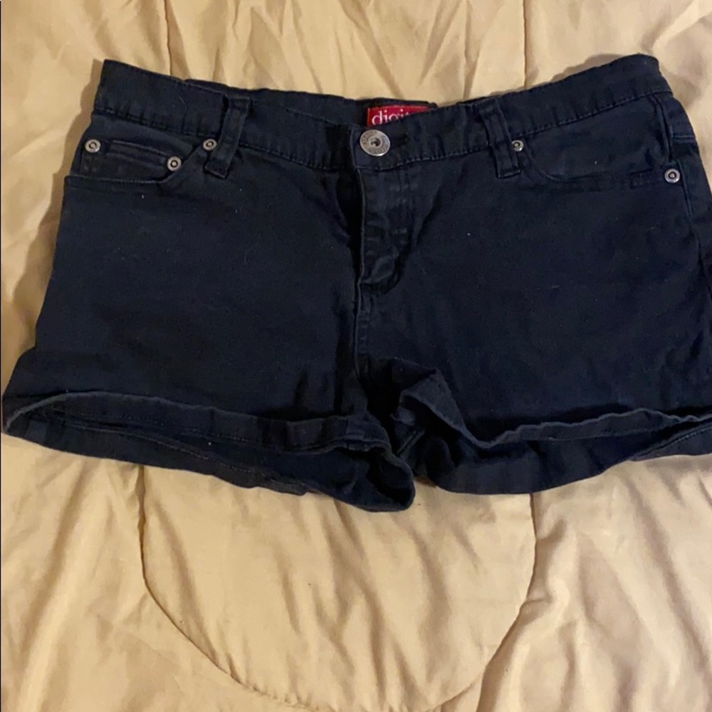 Digit@l shorts